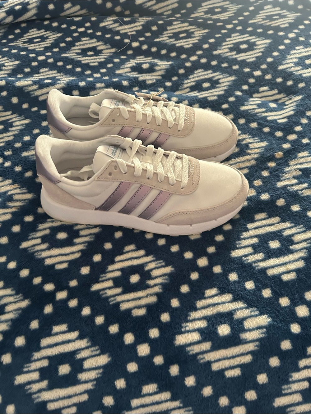 adidas Women’s White Sneakers with Light Pink Stripes - Picture 7 of 8